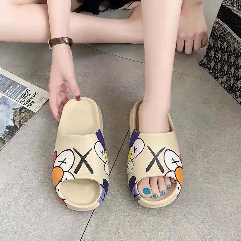 High Quality Yeezy Slippers For Women Sandals Summer Slide Thick Soled Outdoor Mens Sandals Flip Flops Slippers - Guy Christopher