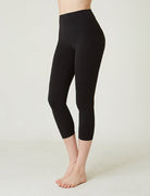 Basic Compass Capri Leggings 21" - Guy Christopher