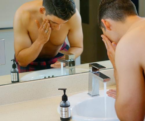 Daily Detox Face Wash- With Charcoal - Guy Christopher