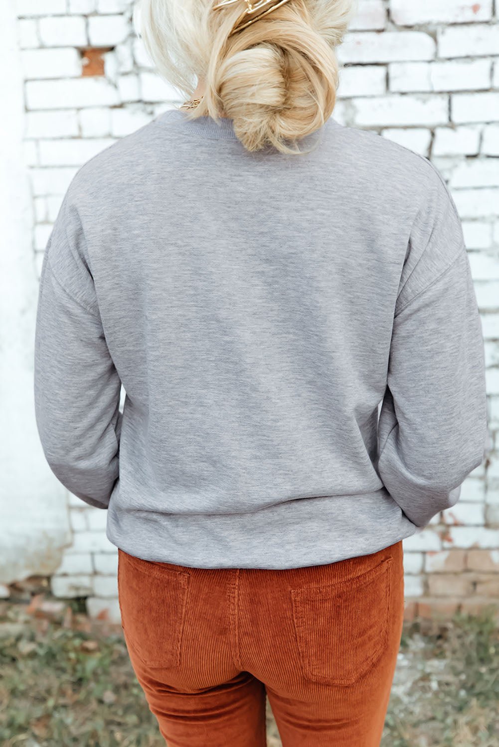 "Lucky in Love" - Embrace the Romance of Autumn with our Luxurious Dropped Shoulder Sweatshirt - Wrap Yourself in Ultimate Comfort and Sophistication - Guy Christopher
