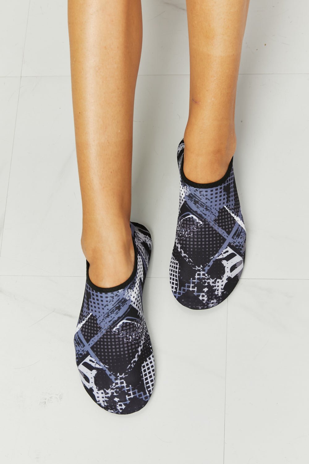 MMshoes On The Shore Water Shoes in Black Pattern - Guy Christopher
