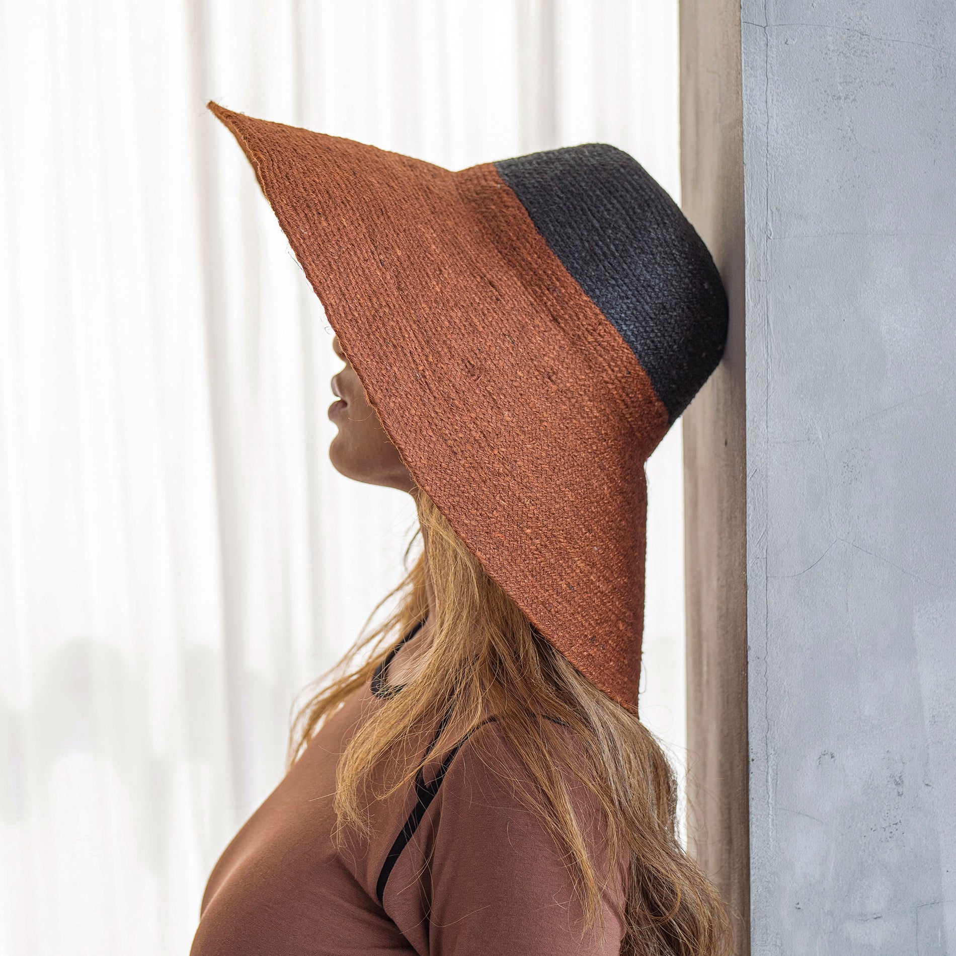 RIRI DUO Jute Straw Hat in Burnt Sienna & Black - Guy Christopher